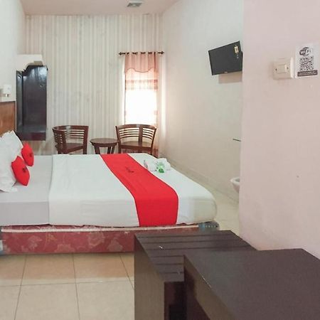 RedDoorz At Pujon Malang Hotel Batu  Bagian luar foto