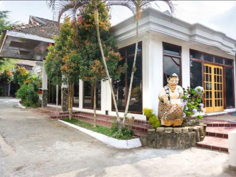 RedDoorz At Pujon Malang Hotel Batu  Bagian luar foto