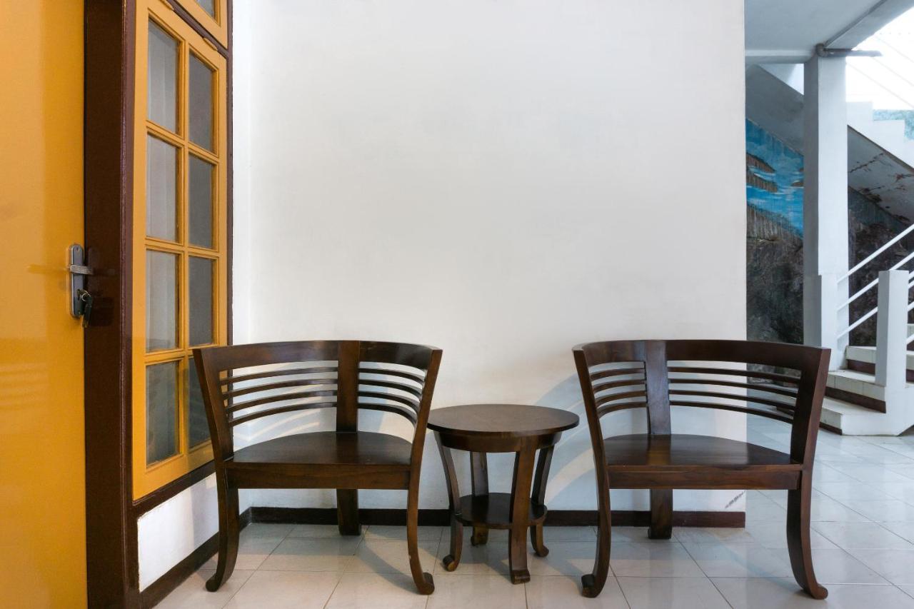 RedDoorz At Pujon Malang Hotel Batu  Bagian luar foto