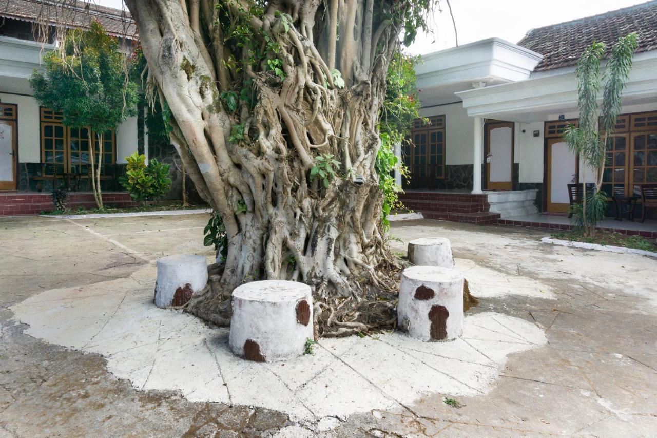 RedDoorz At Pujon Malang Hotel Batu  Bagian luar foto