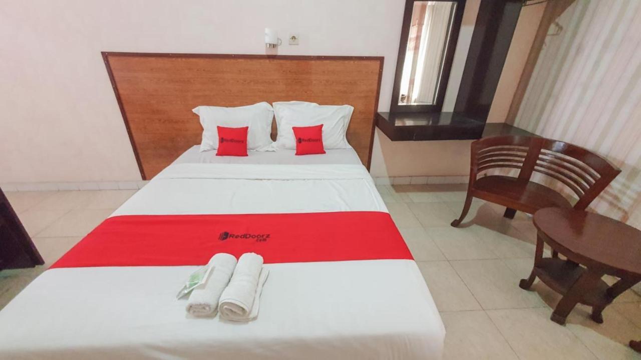 RedDoorz At Pujon Malang Hotel Batu  Bagian luar foto