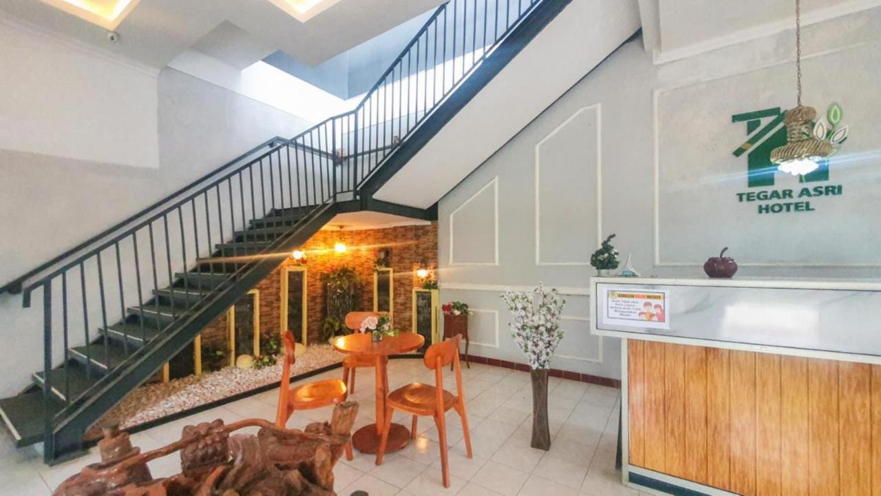 RedDoorz At Pujon Malang Hotel Batu  Bagian luar foto