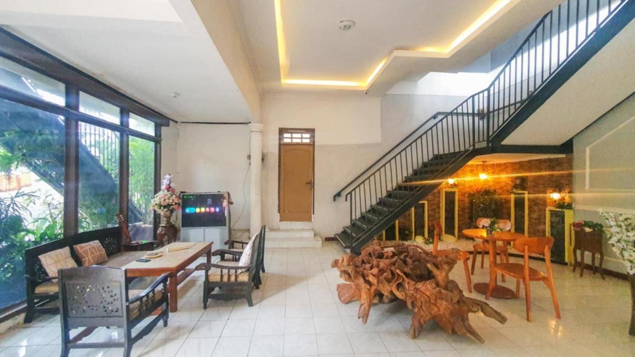 RedDoorz At Pujon Malang Hotel Batu  Bagian luar foto