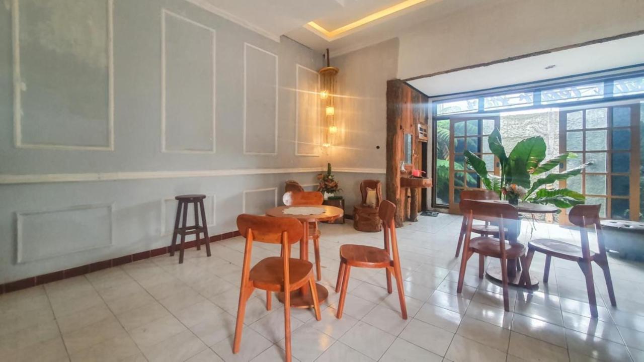 RedDoorz At Pujon Malang Hotel Batu  Bagian luar foto